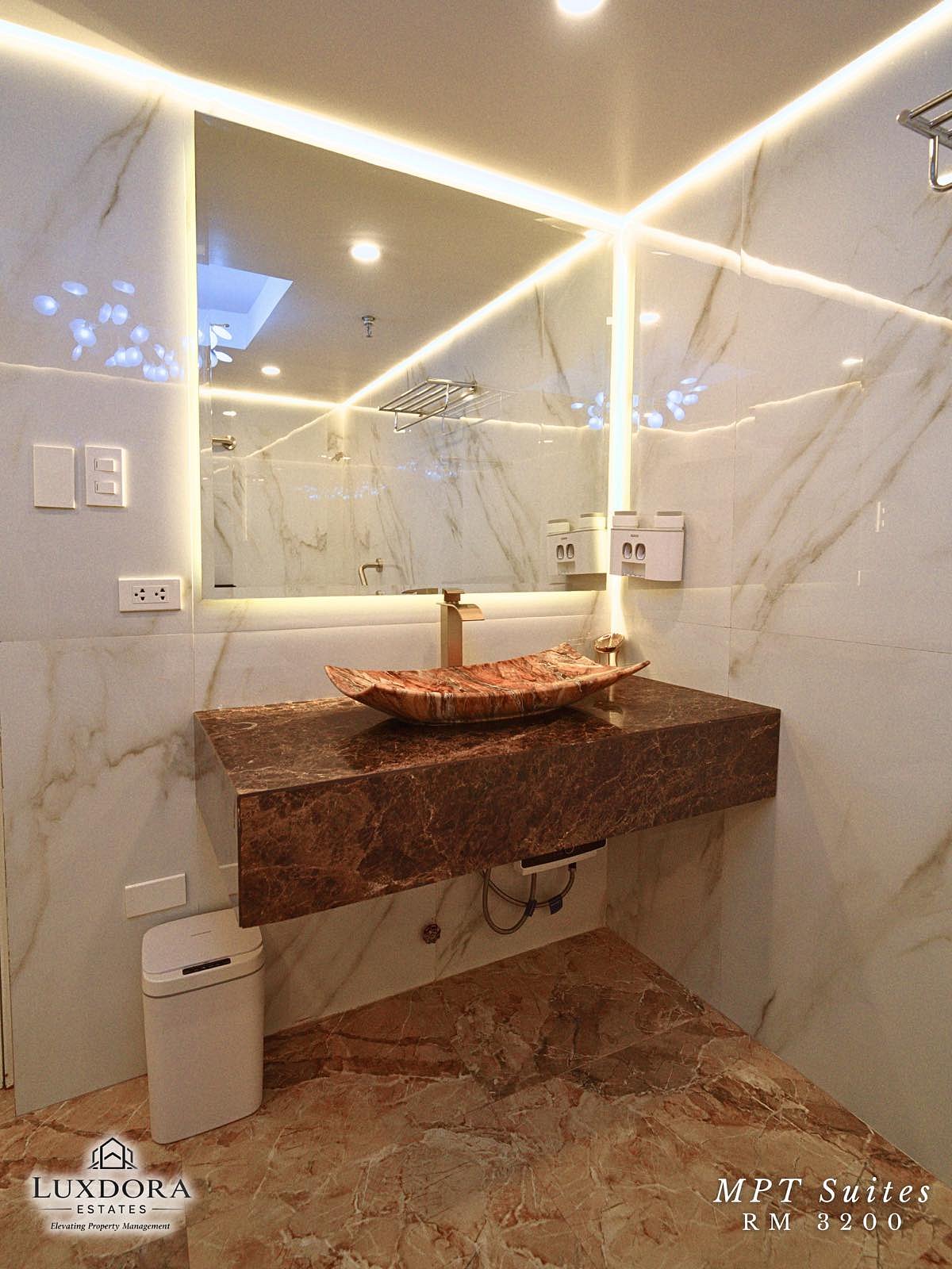 Fully Furnished 1-Bedroom Condo with Balcony - Makati Prime Tower - 4