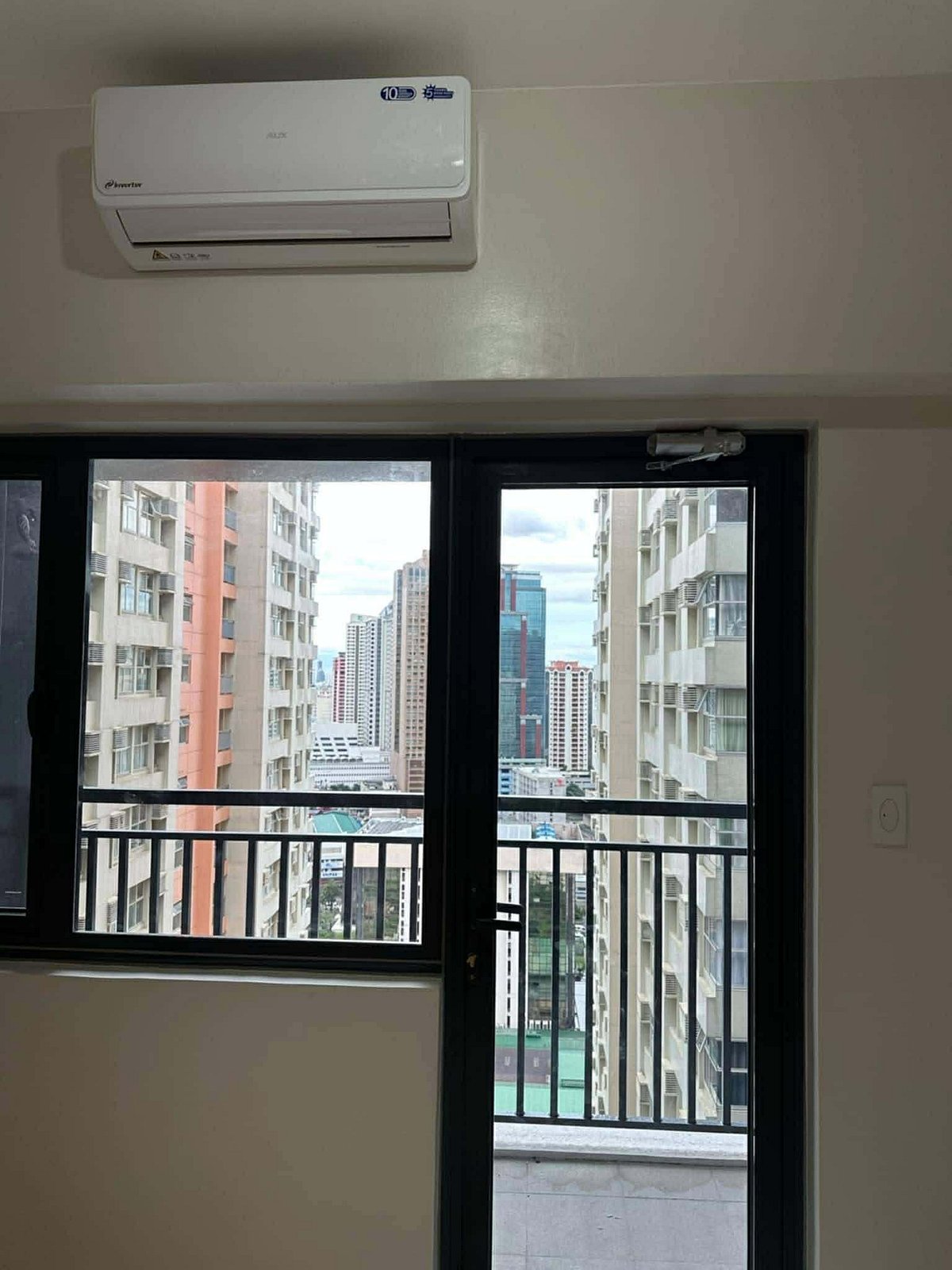Condo For Rent - Red Residences - 2