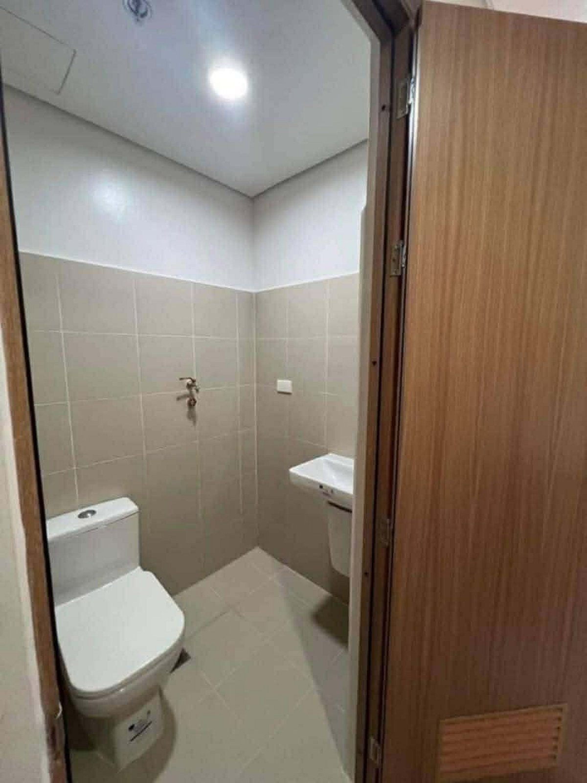 Condo For Rent - Red Residences - 7